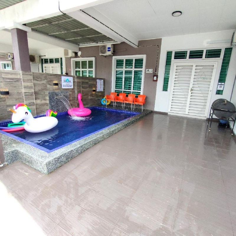 D'Q Putra Homestay Melaka Exteriör bild