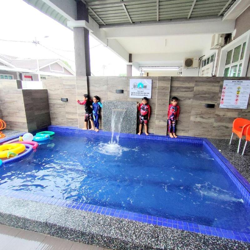 D'Q Putra Homestay Melaka Exteriör bild